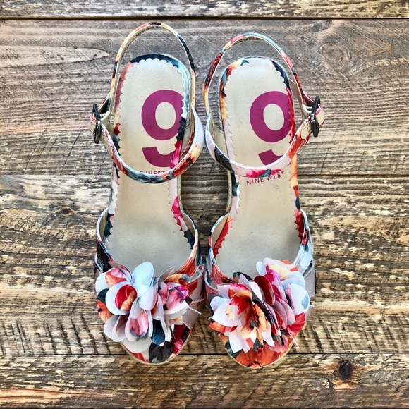 nine west floral sandals